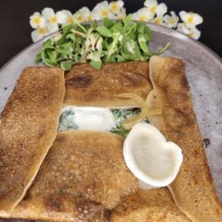 galette Popeye chevre epinard creme fraiche salade